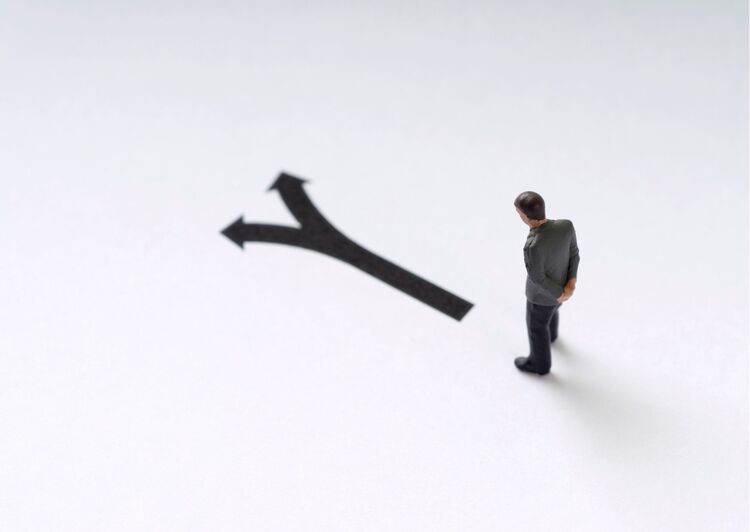 Ходить по чувствам надо осторожно не оставляя скверного. Кто следовать чувство. Зависимость отчужего мнения. Кто следовать чувство. Славный человек это какой человек.