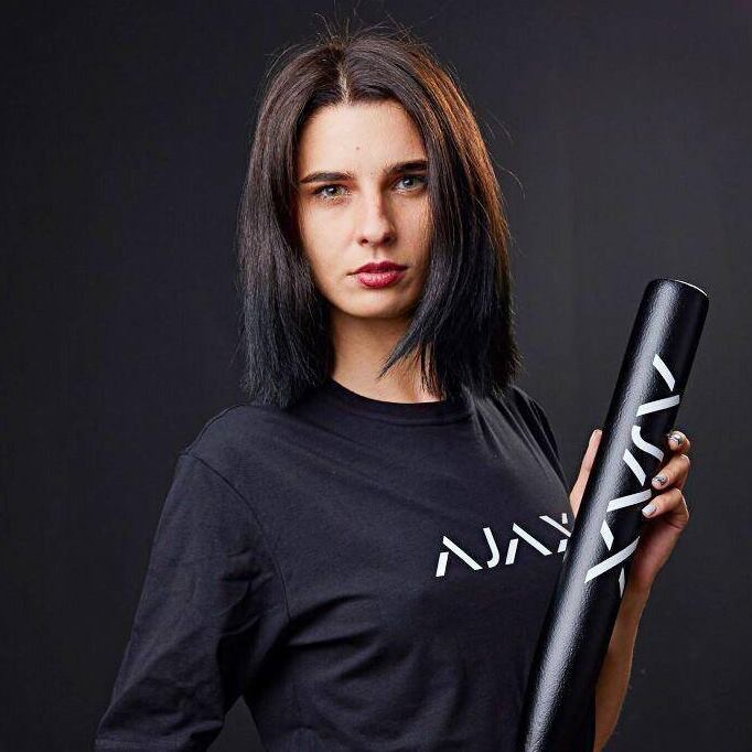 «Я не чекаю від рекрутерів, що вони ходитимуть із застиглою посмішкою 24/7 та татуюванням “люблю людей”»: інтерв'ю з HR Director Ajax Systems Дар'єю Назаркіною